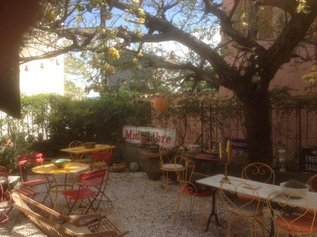 Sous L'Abricotier Bed & Breakfast Durban-Corbieres Екстериор снимка